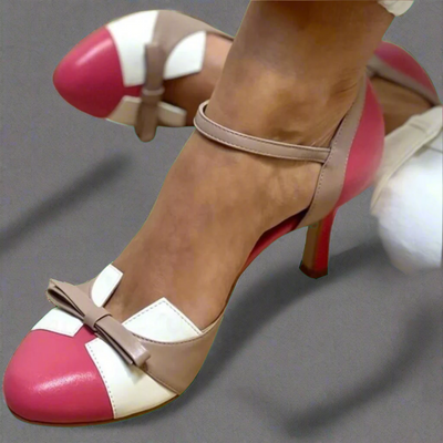 Bellarosa | Farbige Sandalen mit Schleife und Riemen, runde Zehe