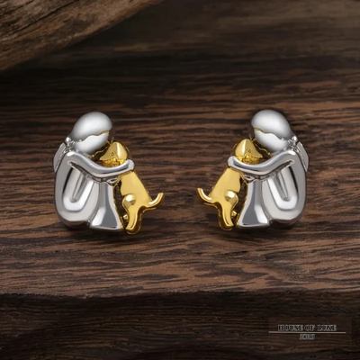 SILBERNE UND GOLDENE ZWEIFARBIGE OHRRINGE ZUM UMARMEN