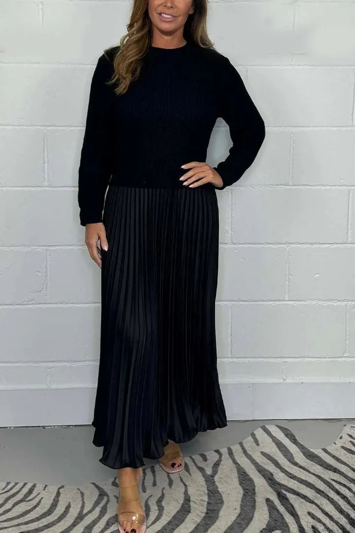 Emma - Kleid mit versenktem Streifenmuster und Faltenrock
