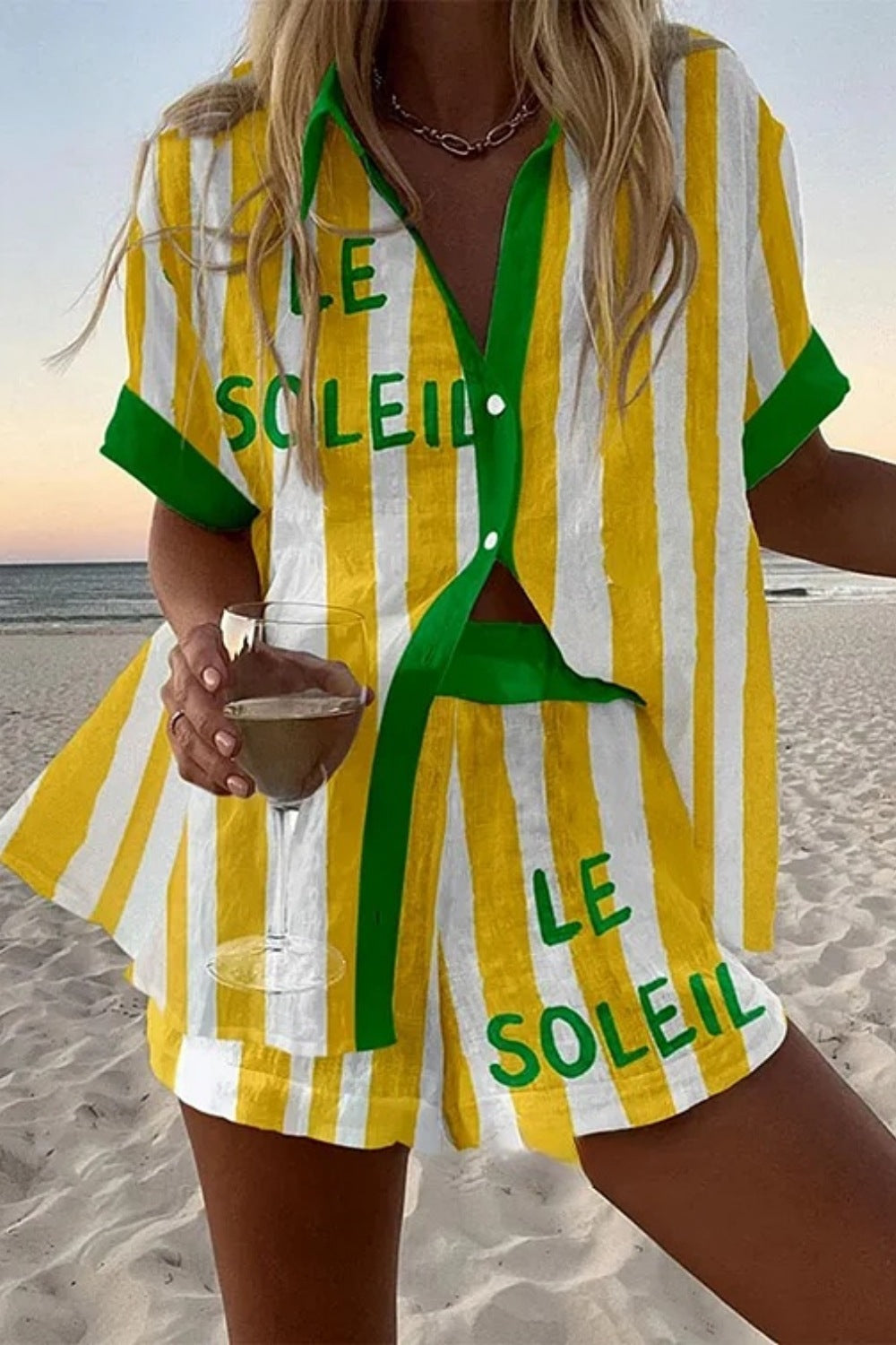 Halora™ | Kurzer gelb gestreifter Leinenanzug