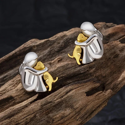 SILBERNE UND GOLDENE ZWEIFARBIGE OHRRINGE ZUM UMARMEN