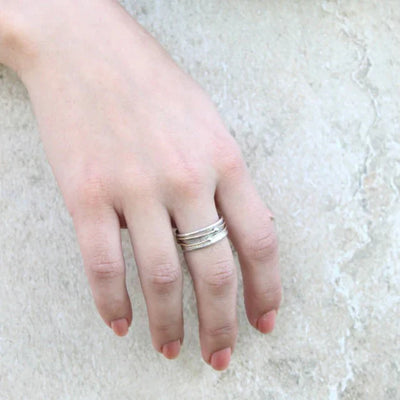 GLÄNZENDER VINTAGE GOLD GESCHICHTETER SILBERRING
