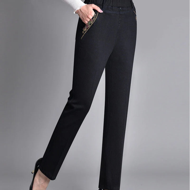 Adelheid - Damenjeans mit Gummibund und Seitentaschen